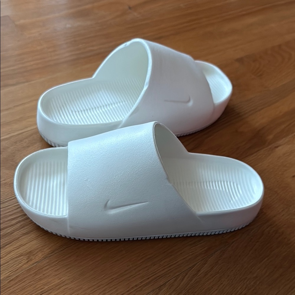Nike White Slide Sandals - Picture 4 of 5